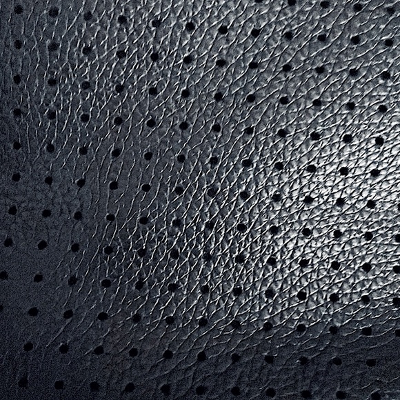 Disney black crossover Pin display purse - Picture 5 of 11